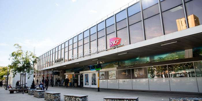 Parvis gare GRENOBLE